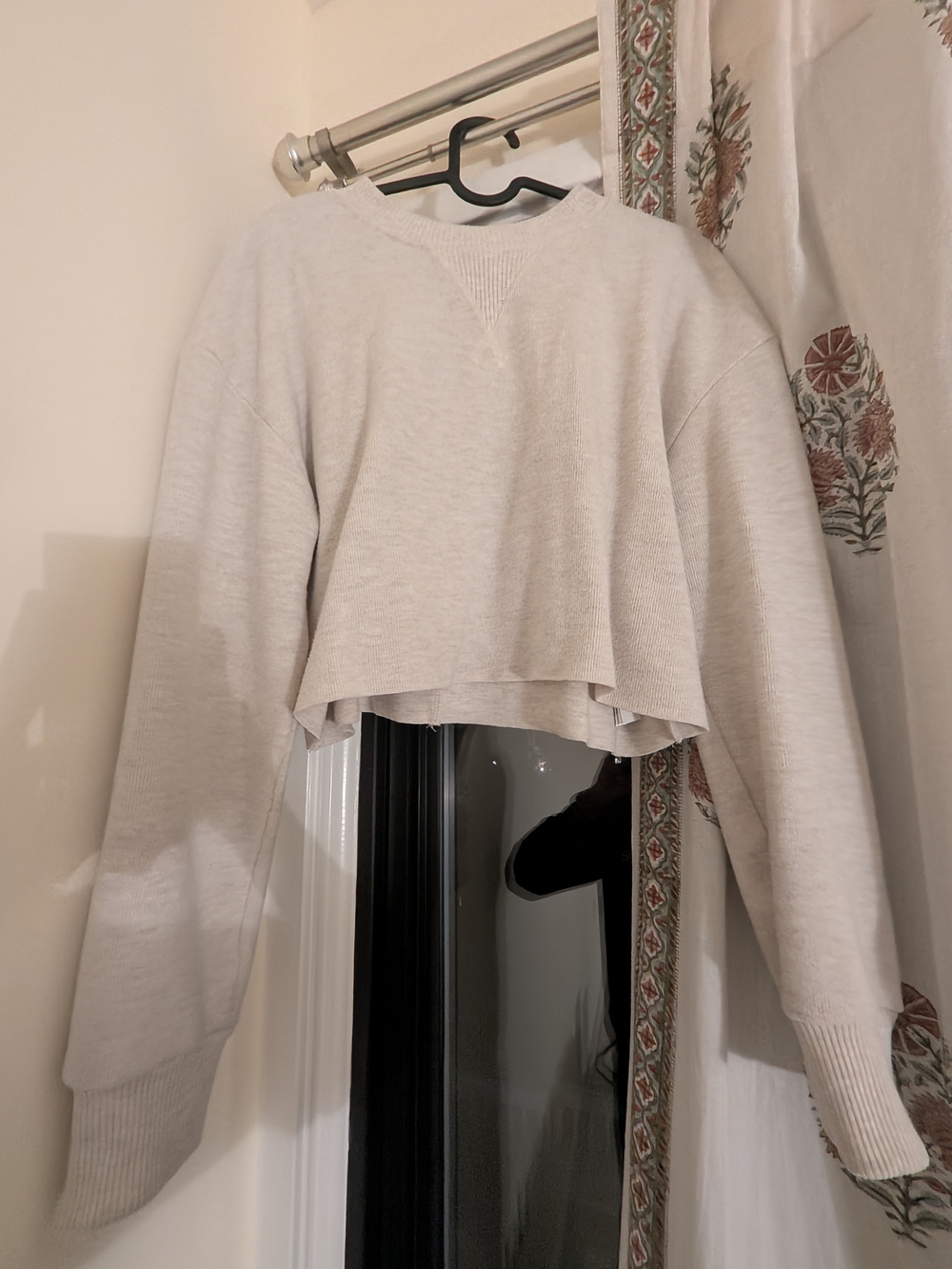 Zara Cropped Light Beige Crewneck Sweatshirt